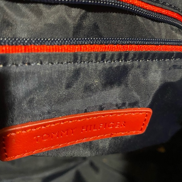 New Tommy Hilfiger bag with tags - Picture 3 of 4